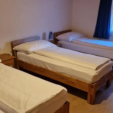 Apartamento Geraeumige Fuer Familien Und Gruppen 9 Betten